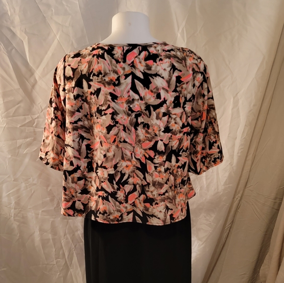 Pullover Floral Shirt B•Jewel Womens Pink Black Small - Picture 6 of 7